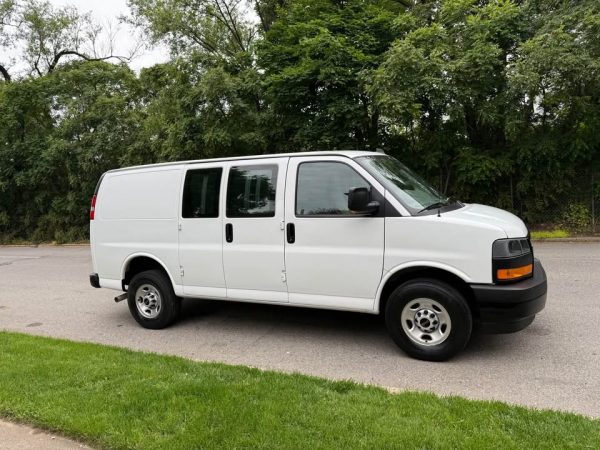 GMC Savana 2500 2023